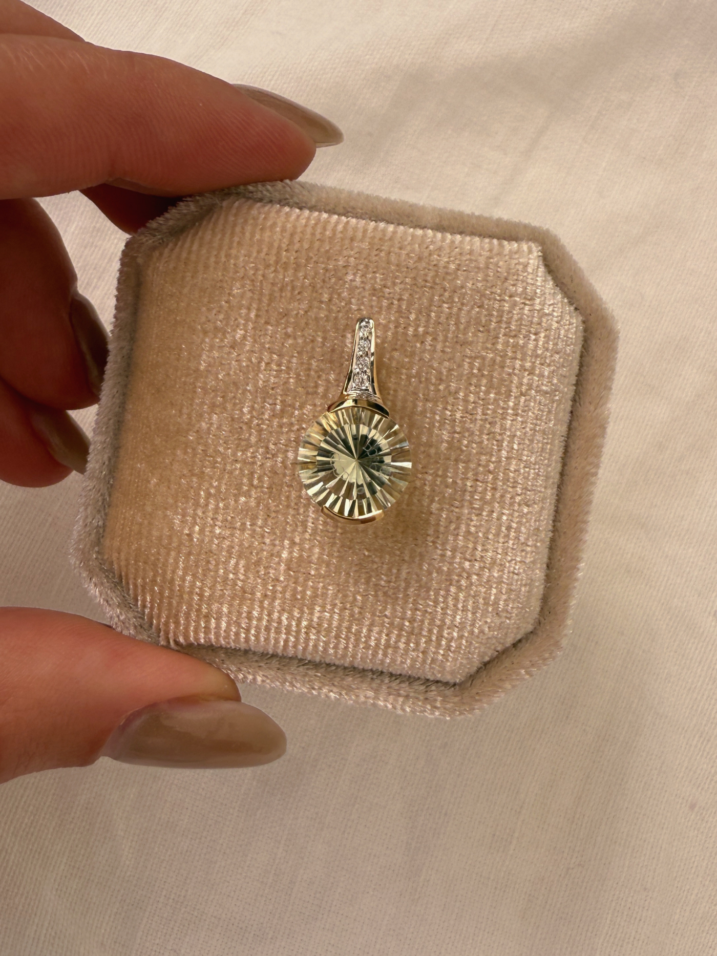 Lagoon Charm Vintage Gold