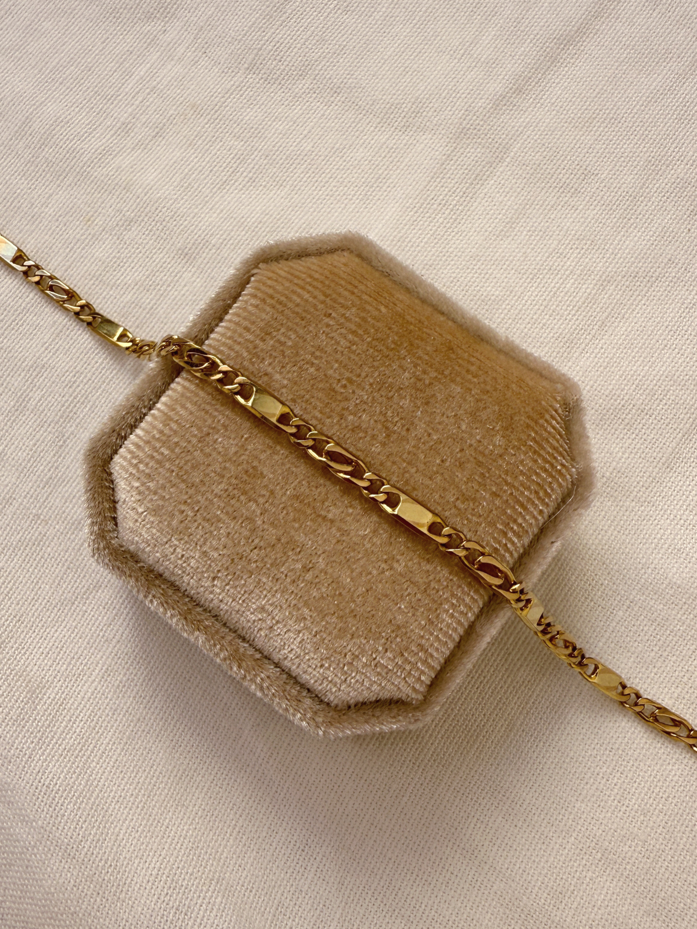 Figaro Plate Chain Vintage Gold