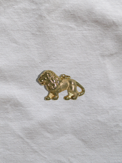 Leo Charm Vintage Gold