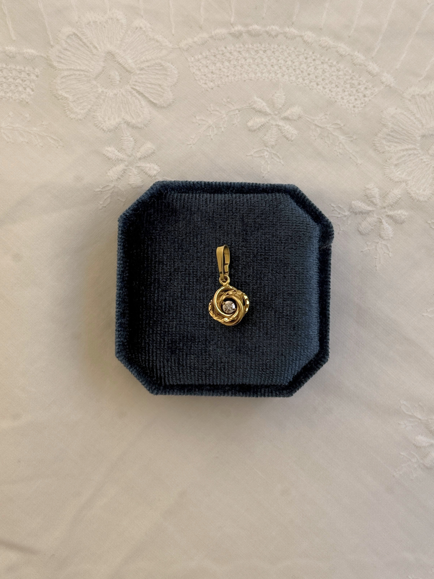 Diamond Swirl Charm Vintage Gold