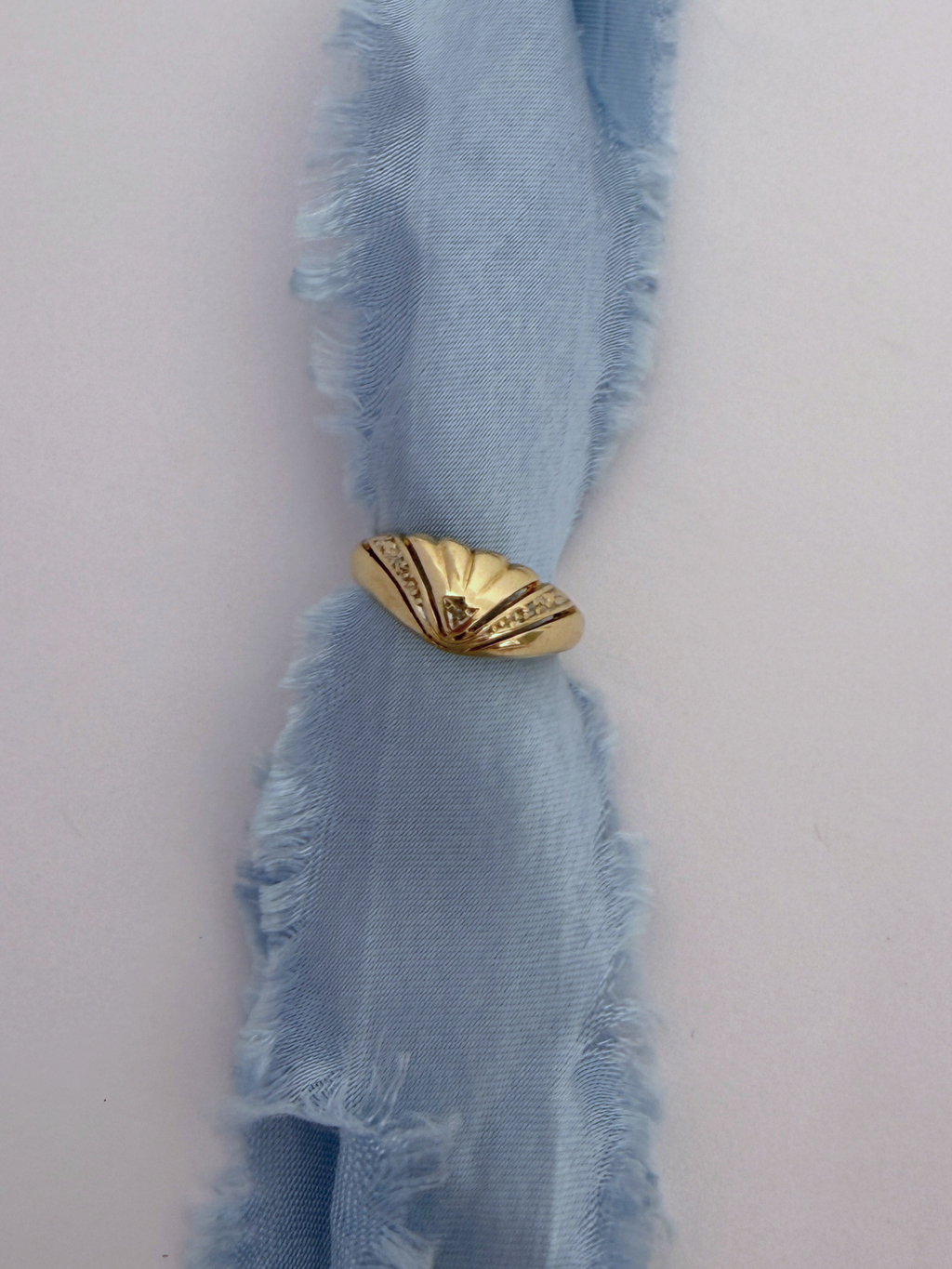 Shell Ring Vintage Gold