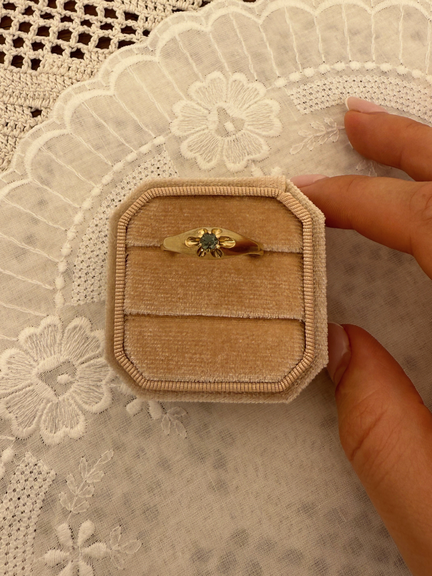 Moss Green Spinell Ring Vintage Gold