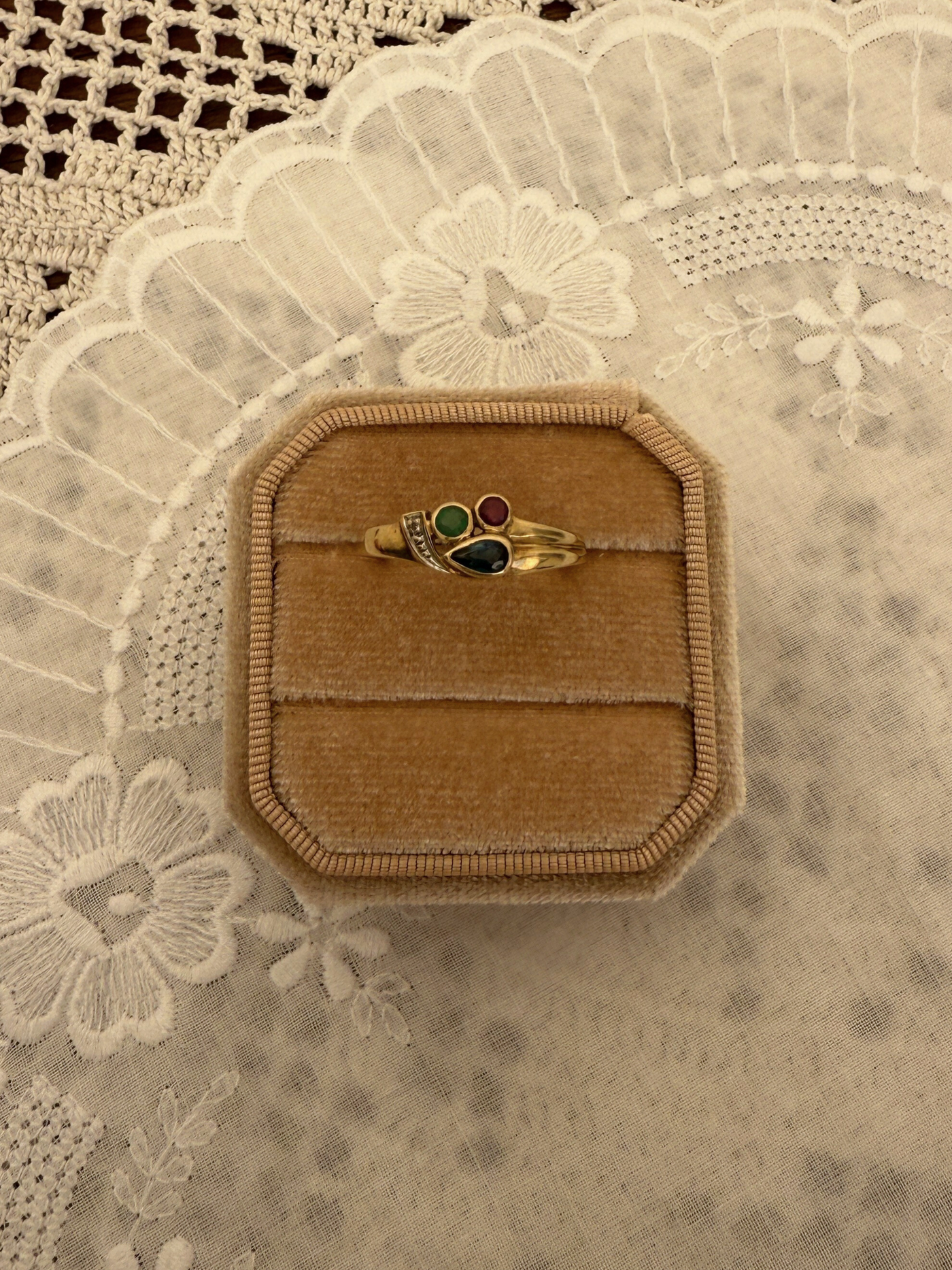 Gem Trio Ring Vintage Gold