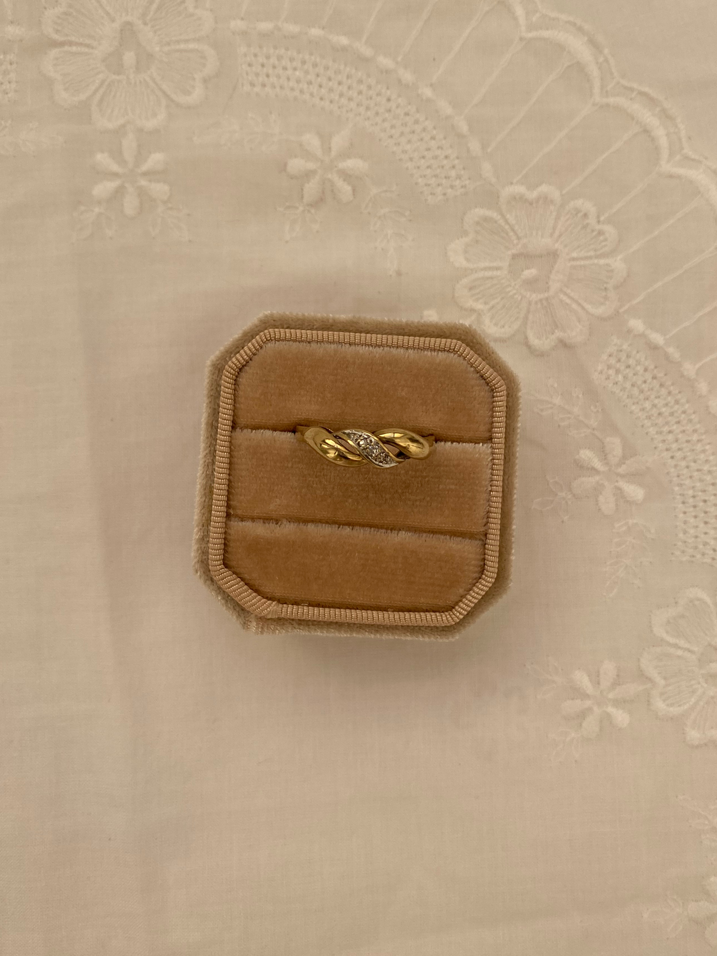 Ribbon Diamond Ring Vintage Gold
