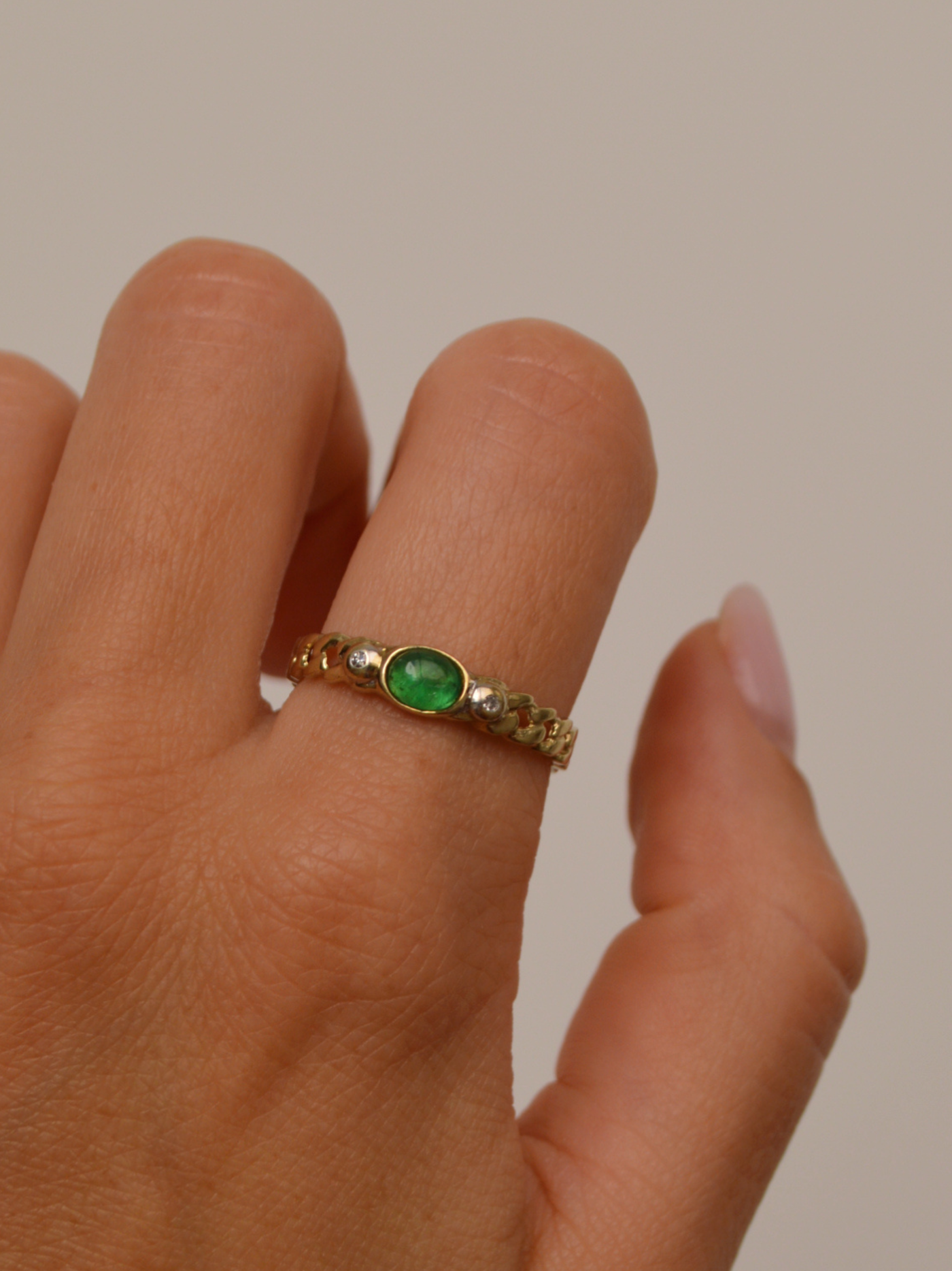 Emerald Chain Ring Vintage Gold