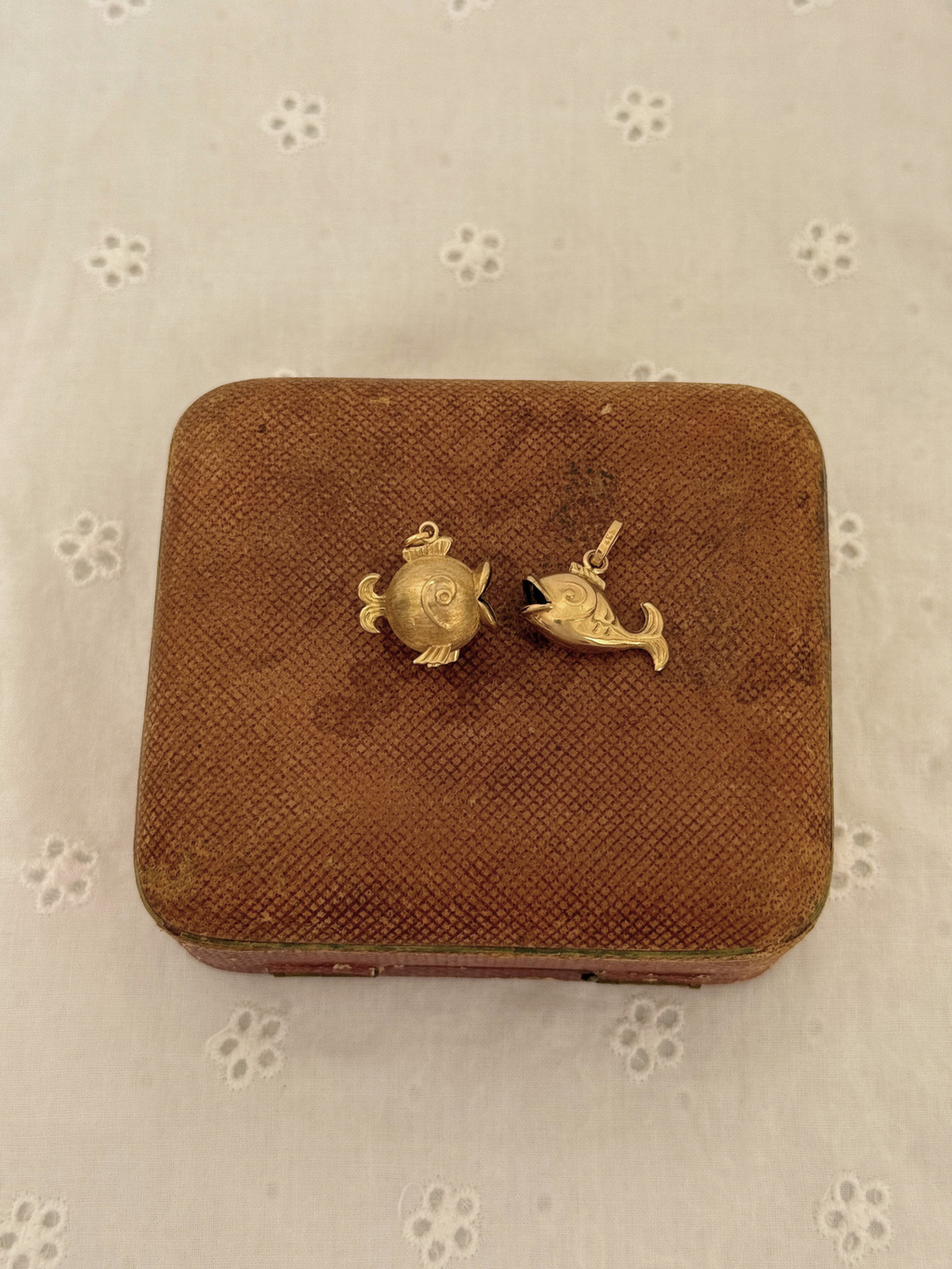 Fish Charms Vintage Gold