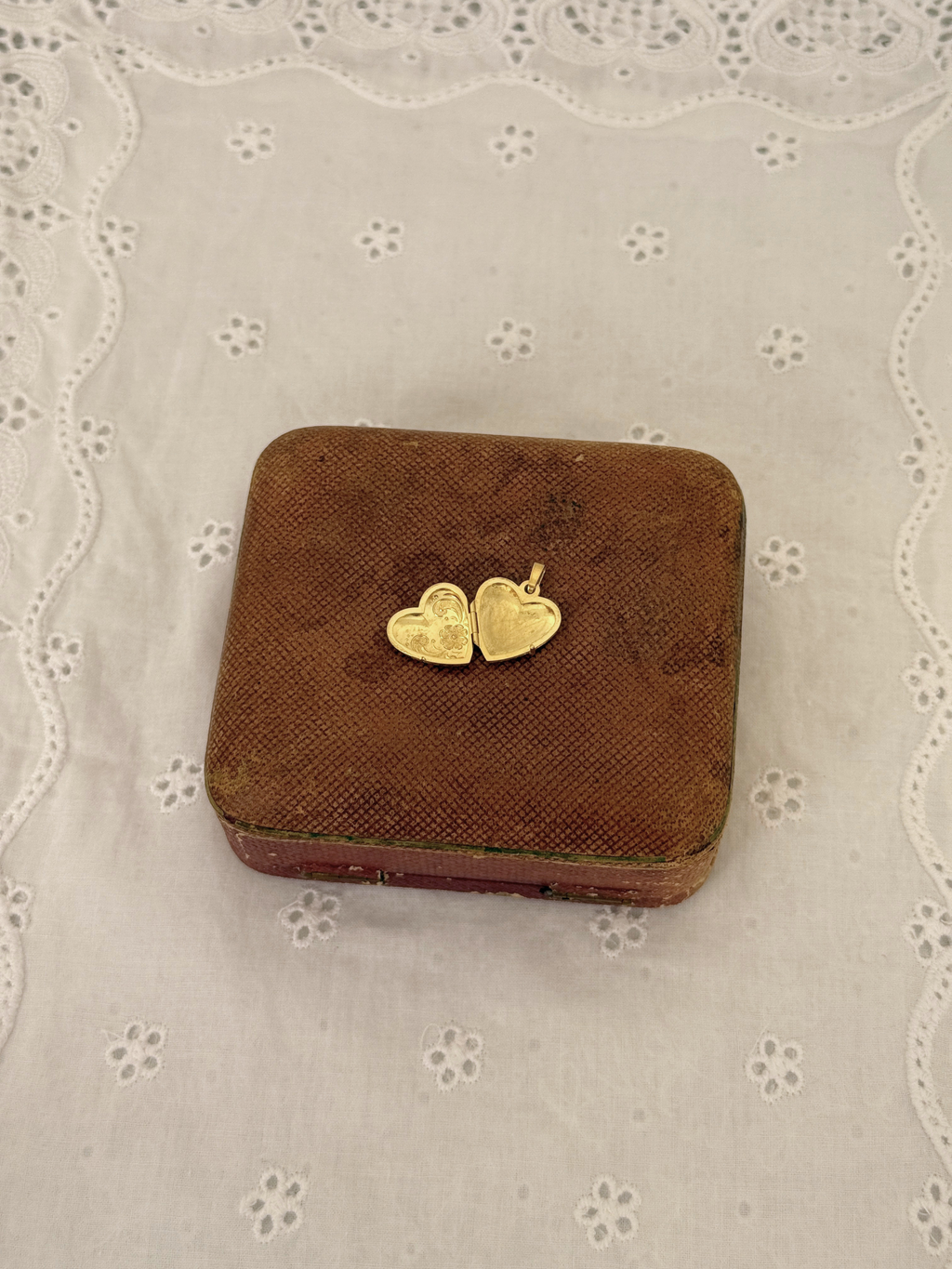 Locket Charm Vintage Gold