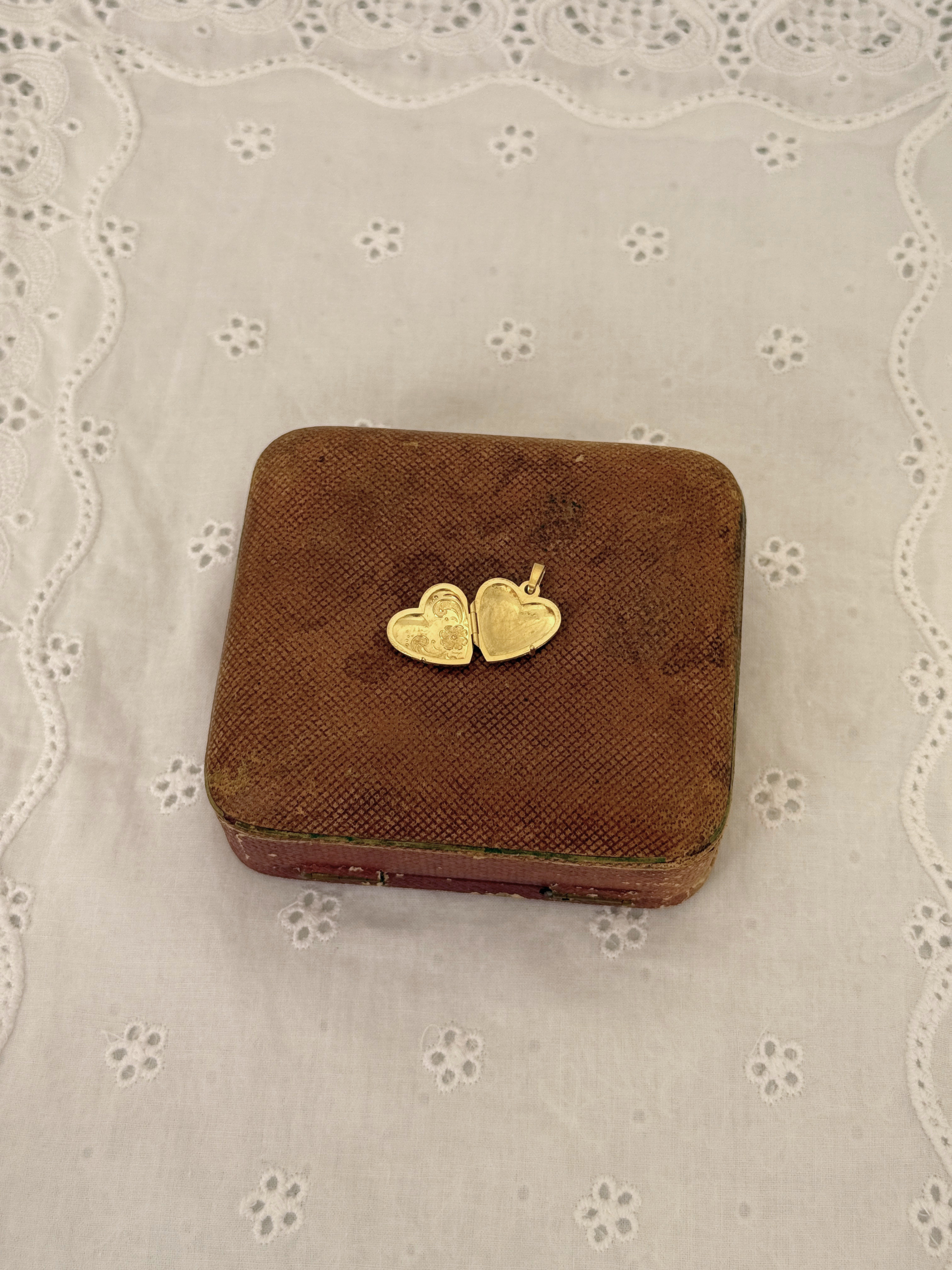 Locket Charm Vintage Gold