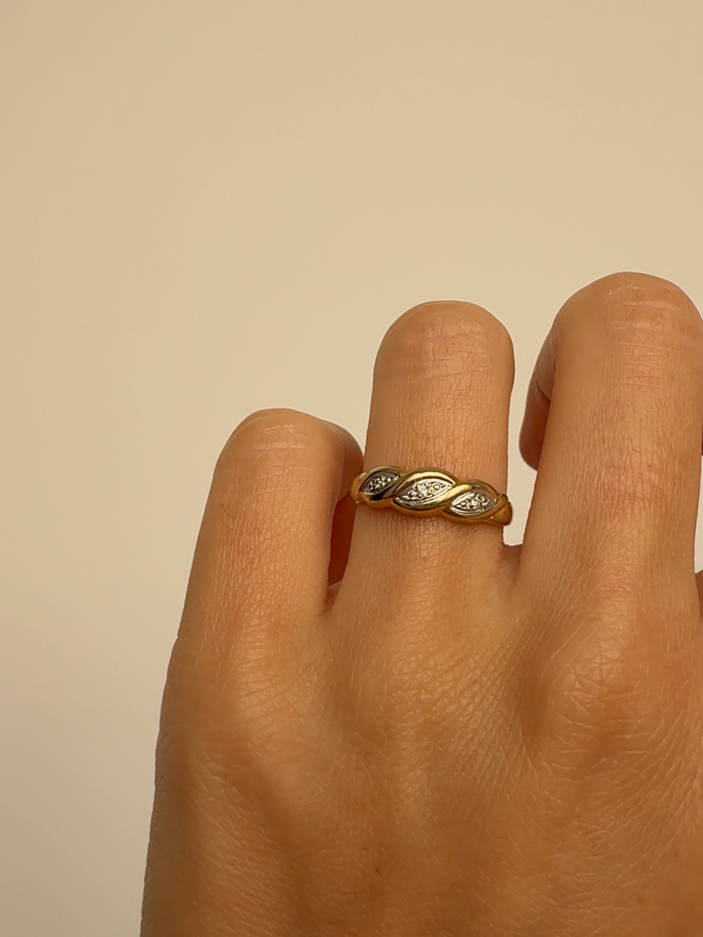 Ribbon Ring Vintage Gold