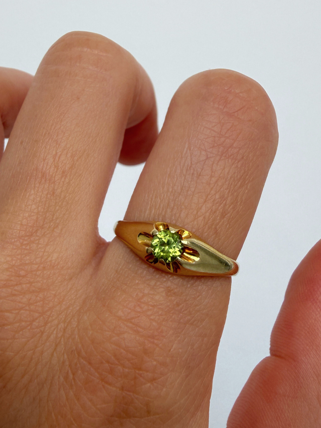 Peridot Ring 14k Vintage Gold