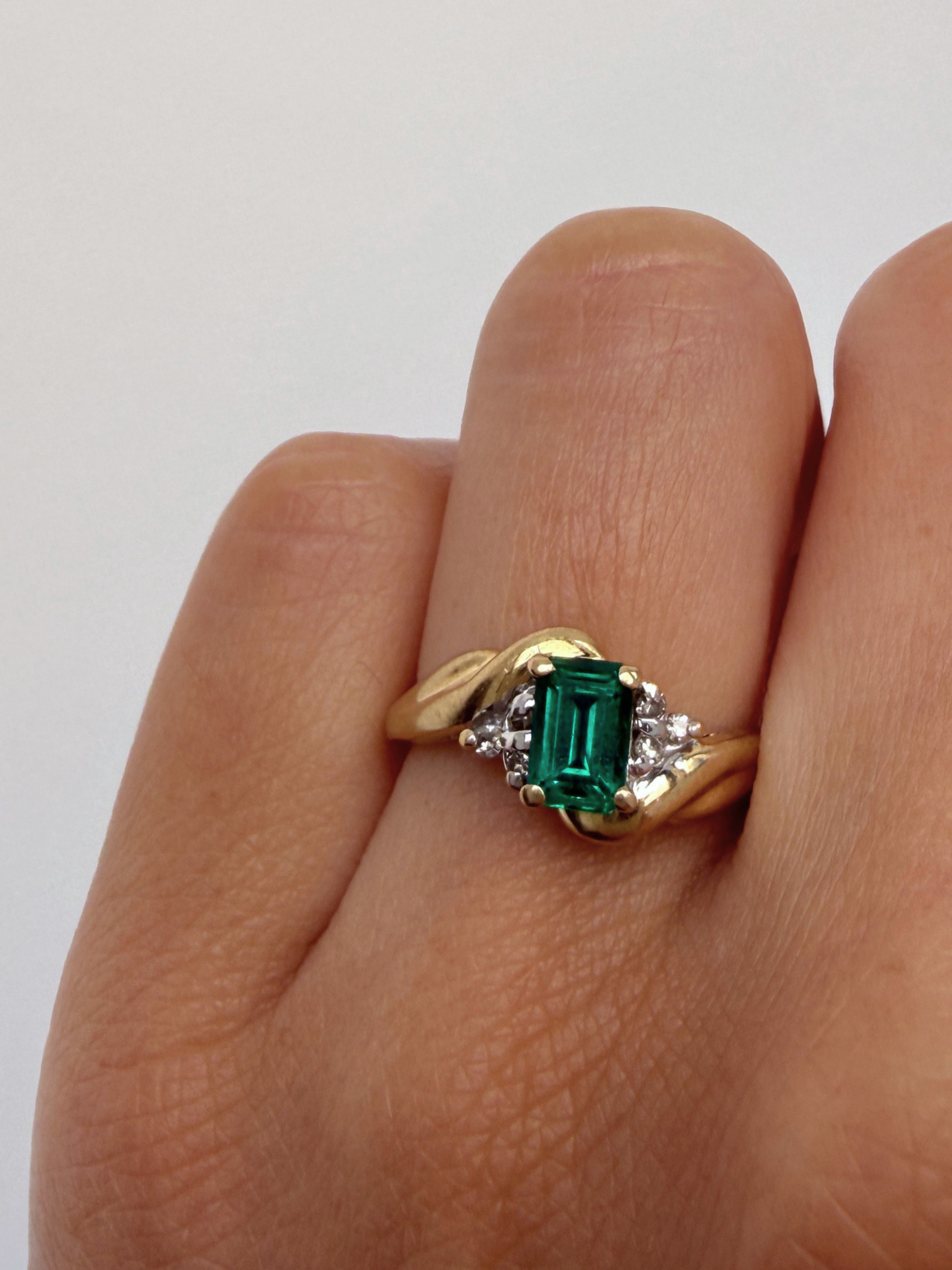 Green Princess Ring 14k Vintage Gold