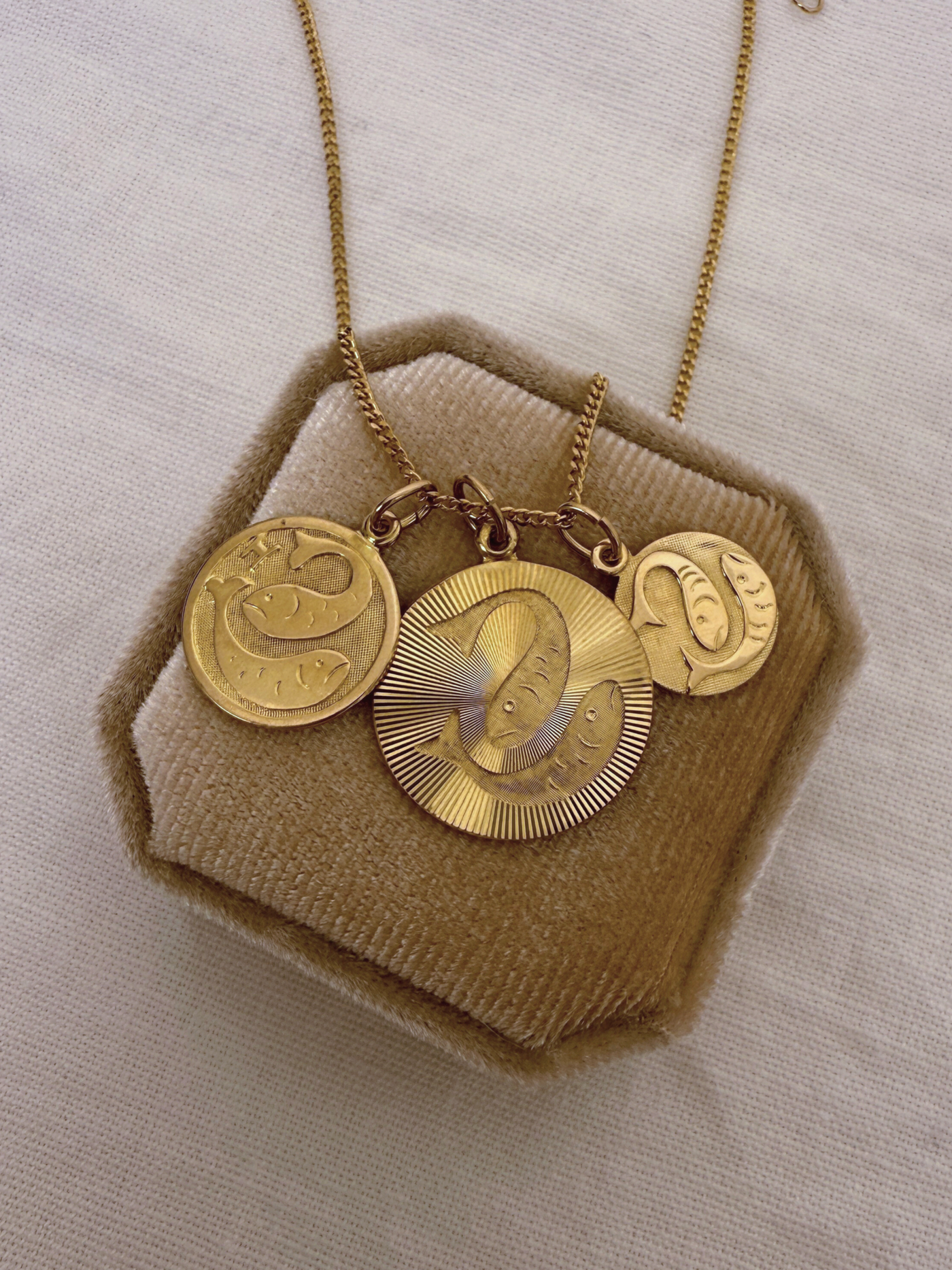 Zodiac Charm Pisces Vintage Gold