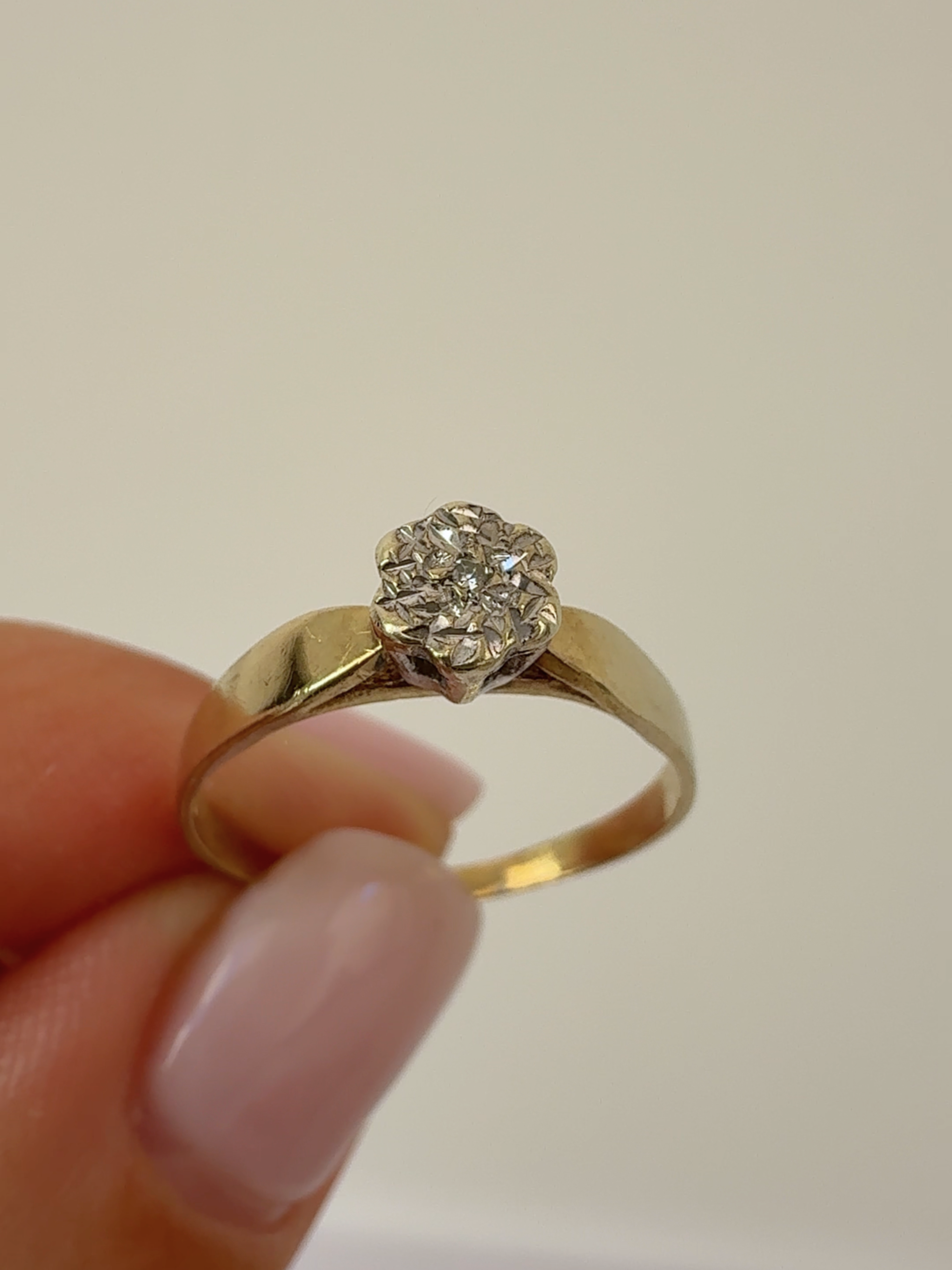 Bicolor Solitaire Ring Vintage Gold