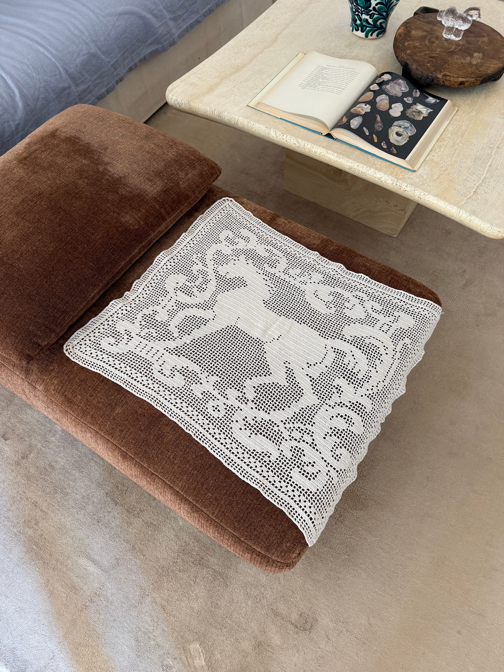 VINTAGE CROCHET HORSE DOILY