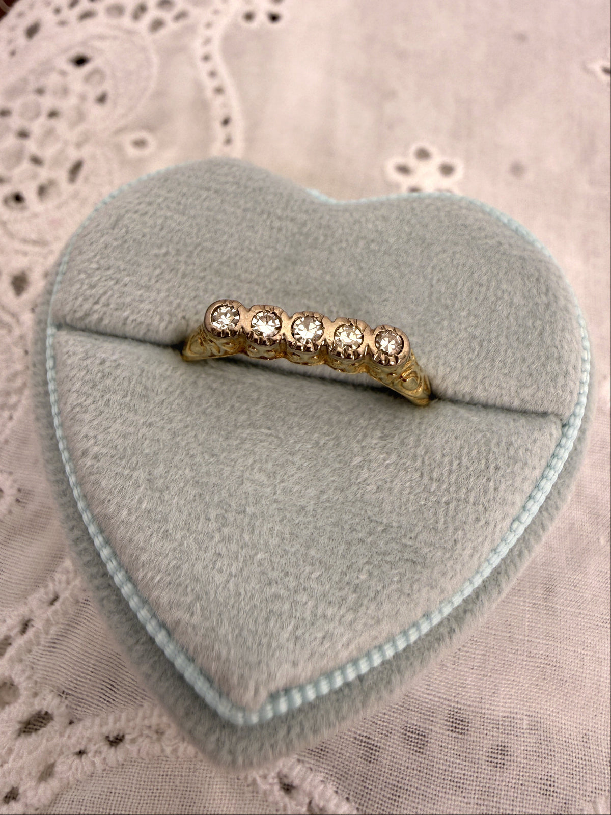 5 Diamonds Ring