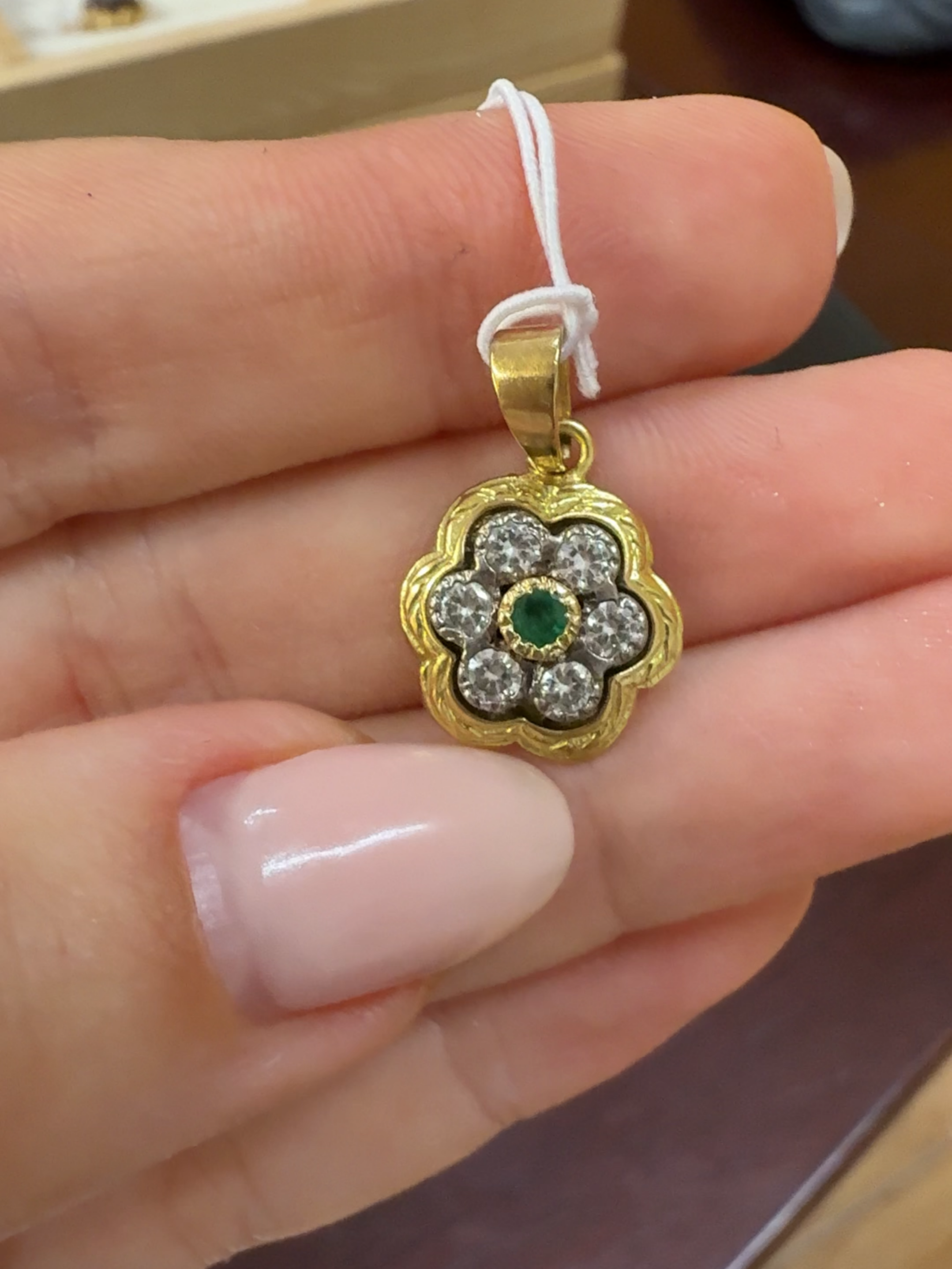 Emerald Flower Charm Vintage Gold 18k