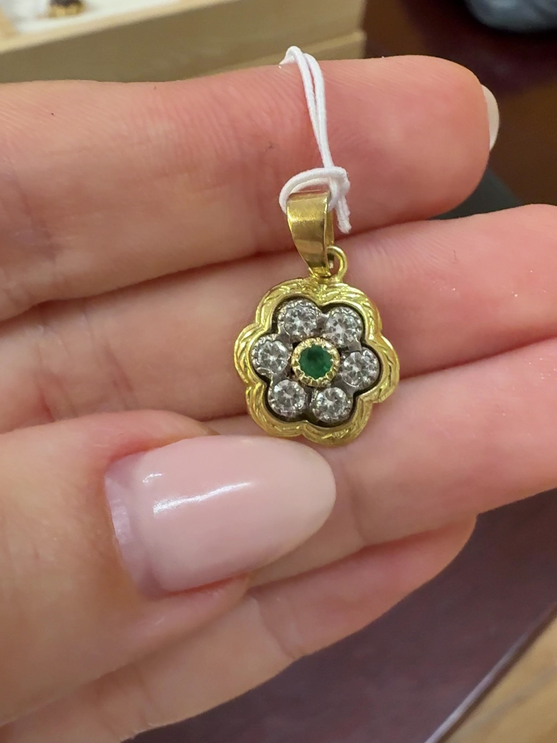 Emerald Flower Charm Vintage Gold 18k
